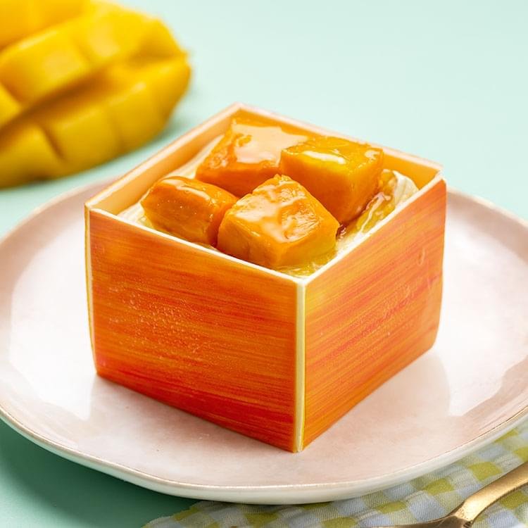 Fresh cream mango pastry